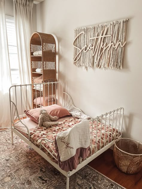 Western Toddler Girl Room, Boho Shared Bedroom, Girls Bohemian Bedroom, Toddler Girl Boho Bedroom, Vintage Toddler Girl Room, Boho Toddler Boy Room, Toddler Girl Rooms, Boho Toddler Girl Room, Toddler Room Ideas Girl