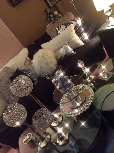 Home decor is my thing! More bling bling beautiful crystal pillars Joy_mariemua Bling Home Decor Ideas, Crystal Living Room Decor, Bling Apartment Decor, Bling Living Room Decor Ideas, Decor With Crystals, Chrome Candle, Bling Home Decor, Glam Room Decor, Bling Decor