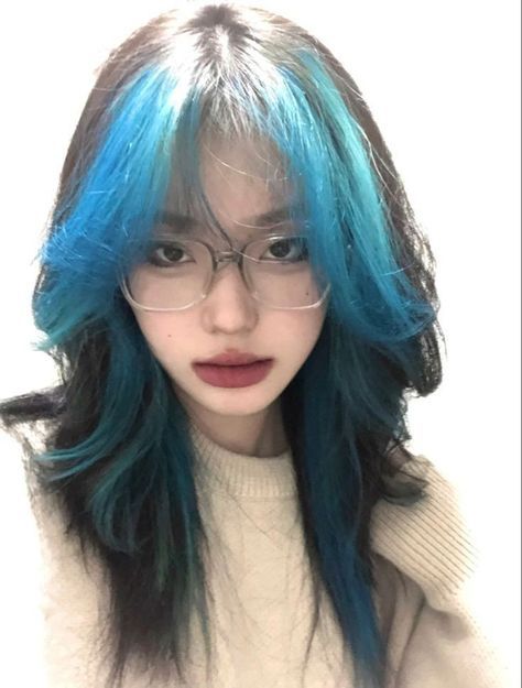 Korean Hair Color, Hair Color Underneath, Hair Streaks, Dyed Hair Inspiration, Hair Inspiration Short, Pretty Hair Color, Hair Up Styles, Hair Dye Colors, Hair Inspiration Color