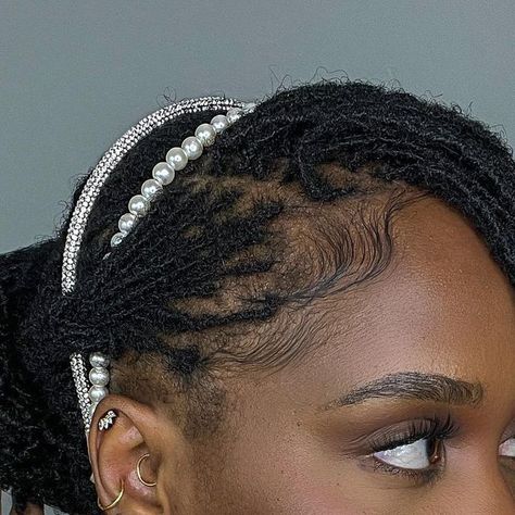 Kendra Kenshay - Locs on Instagram: "It’s a bun type of summer. I��’ve been throwing these locs on top of my head cause it’s hot 🥵 I used a hair net (linked in bio) to create the perfect bun. I absolutely love how invisible the net is and how clean my bun looks. Do y’all use hair nets? I also used them on my space buns (slide 3). #kendrakenshay #microlocs #loclife #locliving #sisterlocks #locs #locstyles #locdbae #locdqueen #yourloccrush" Bun Looks, Ballerina Bun, Short Locs, Perfect Bun, Micro Locs, Short Locs Hairstyles, Space Buns, Hair Nets, Hair Net