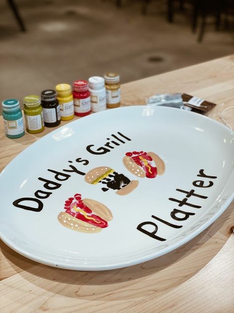 Grill Platter, Homemade Kids Gifts, Diy Father's Day Crafts, Baby Art Projects, Diy Father's Day Gifts, Daycare Crafts, Father's Day Diy, Cadeau Diy, Baby Projects