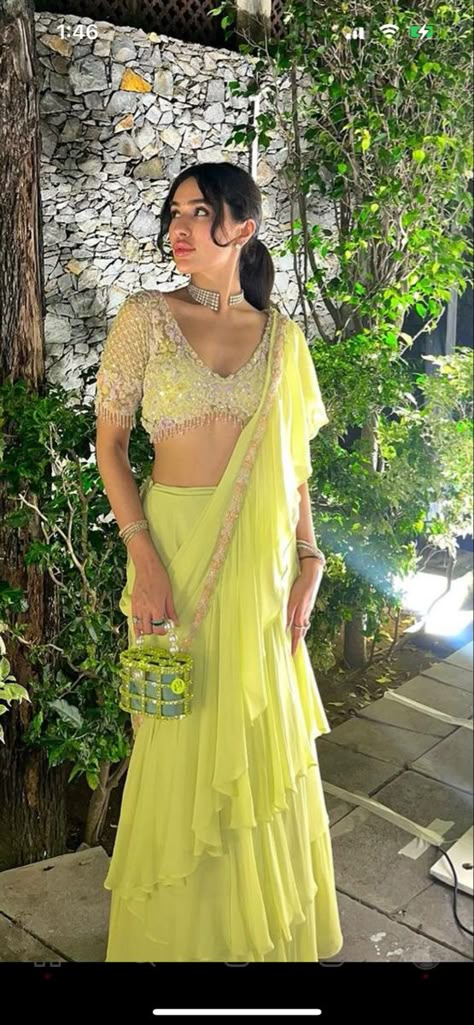 Designer Haldi Outfit For Women, Heeramandi Inspired Looks, Haldi Outfits Guest, Mandap Muhurat Outfit For Bride Gujarati, Wedding Outfit Ideas For Women Indian, Day Wedding Outfit Guest Indian, Modern Indian Outfits Classy, Saree Farewell School Classy, Simple Indian Wedding Outfits