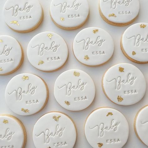 Simple Baby Shower Cookies, Gender Neutral Baby Shower Cookies, Neutral Cookies, Neutral Baby Shower Cookies, Baby Shower Cookies Neutral, Baby Shower Biscuits, Cloud Baby Shower Theme, Grad Cookies, Baby Shower Sugar Cookies