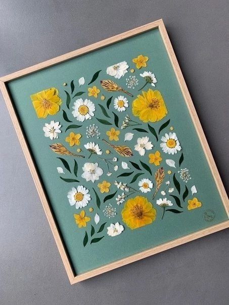 Pressed Flowers Diy, Table Aesthetic, Cuadros Diy, Pressed Flower Crafts, Flower Table, Aesthetic Flowers, Pressed Flower Art, Dried Floral, Fine Art Photo