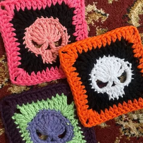 Crochet Skull Granny Square - Media Chomp Skull Crochet Granny Square Pattern, Skull Granny Square Pattern Free Crochet, Crochet Skull Patterns Free, Skull Granny Square Pattern, Crochet Skull Granny Square, Skull Granny Square, Healthy Hobbies, Crochet Skull Patterns, Granny Square Pattern Free