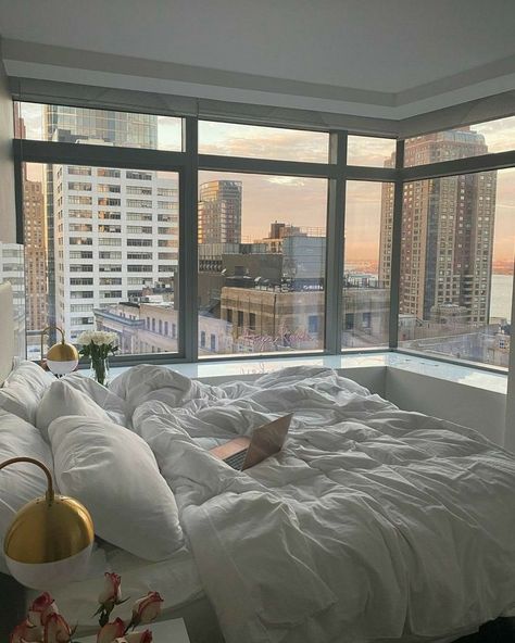 Apartment View, Apartment Aesthetic, New York Apartment, Aesthetic Rooms, Dream Apartment, Nyc Apartment, Room Inspiration Bedroom, Room Ideas Bedroom, Aesthetic Bedroom