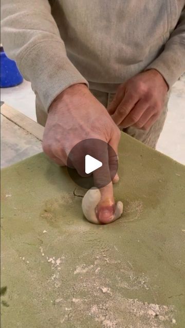 How To Make Handles Pottery, Pottery Extruder Ideas, Ceramic Handles Ideas, Bottle Clay Art, Clay Handles, Pottery Handles, Pottery Tutorials, Pottery Jugs, Ceramic Sculpture Figurative