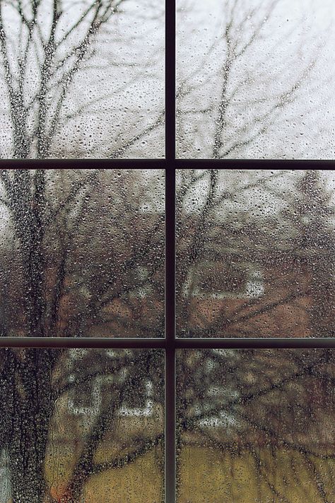 Photo Fall Poems, Rain Mood, Hygge Vibes, Rainy Mood, Gloomy Weather, Photo Dream, I Love Rain, Rain Wallpapers, Living In England