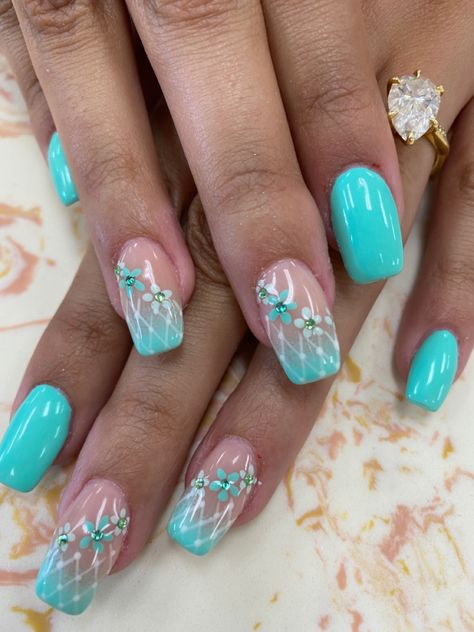 Beautiful green nails ~ Tiffany Blue Wedding Nails, Turquoise Wedding Nails, Nail Ideas Turquoise, Turquoise And Silver Nails, Nail Designs Teal, Aqua Nails Turquoise, Aqua Nails Design Ideas, Nail Turquoise, June Nails Ideas 2024