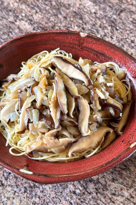 Shiitake Mushroom Pasta - Onolicious Hawaiʻi Midnight Pasta, Mentaiko Pasta, Quick Family Dinners, Mushroom Recipes Pasta, Simple Pasta, Shiitake Mushrooms, Pasta Dinner Recipes, Mushroom Pasta, Shiitake Mushroom