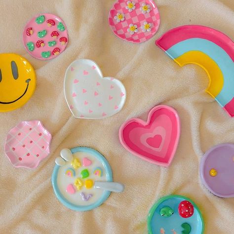 Diy Clay Rings, Retro Crafts, Comedian Quotes, Clay Diy Projects, Diy Ceramic, Pottery Crafts, Clay Art Projects, Candles Crafts, Clay Design