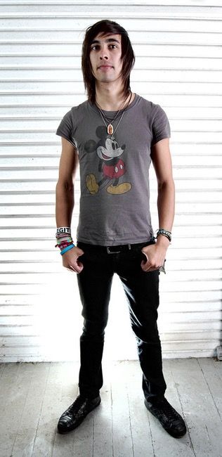 Vic Fuentes Mickey Mouse Shirt, Vic Fuentes Silly, Vic Fuentes Mickey Mouse, Vic Fuentes Gif, Vic Fuentes Funny, Vickey Mouse, Jaime Preciado, Tony Perry, Blue Alien