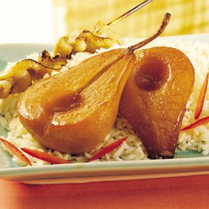 Braised Pears with Soy-Ginger Glaze - a savory substitute for potatoes! Braised Pears, Substitute For Potatoes, Pear Dessert Recipes, Ginger Glaze, Winco Foods, Soy Ginger, Pear Butter, Pear Dessert, Dinner Tray