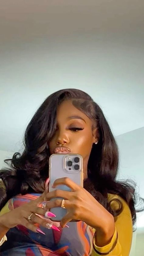 Curled Side Part, Quick Weave Hairstyles, Dyed Hair Inspiration, Hair Laid, Side Part, Baddie Hairstyles, Hair Game, Aesthetic Hair, Weave Hairstyles