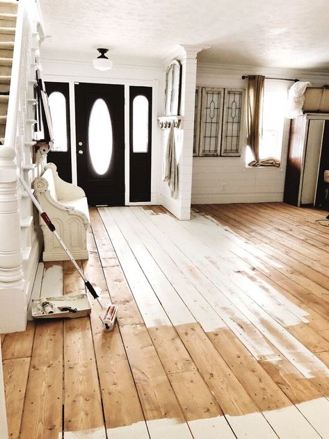 Wood Painted Floors, Farmhouse Floors Ideas, Paint Hardwood Floors Diy, Painted Wood Floors Ideas Kitchen, Painted Hardwood Floor Ideas, Whitewashed Wood Floors, Paint Floors Wood, Painted Hardwood Floors Old Houses, Painted Wood Floors Colors