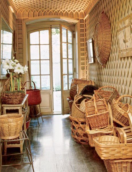 The garden vestibule at Bunny Mellon's Manhattan residence City Townhouse, Bunny Mellon, Interior Design Articles, New York Townhouse, Architecture City, French Country Garden, Mud Room Storage, Mudroom Design, House Architecture