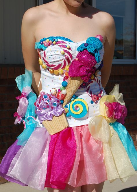 Katy Perry california gurls candy cupcake dress Halloween costume I made custom made to look exactly like the original from video prob watched that video 800 times to get every detail! Katy Perry Halloween Costume, Katy Perry Halloween, Katy Perry Costume, Cake Costume, Candy Photoshoot, Candy Costumes, Crazy Costumes, Candy Dress, Evil Witch