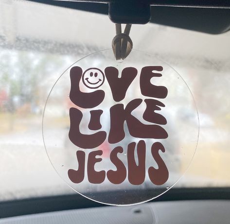 Christian Accessories, Leather Mirror, Car Hangers, Love Like Jesus, Craft Display, Car Rearview Mirror, Car Accessory, Christmas Crafts Decorations, Diy Keychain