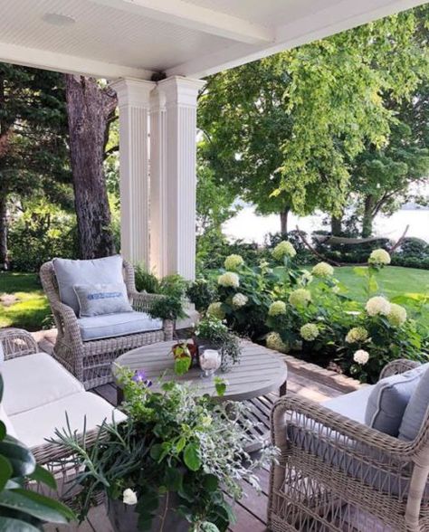 Sweet Shady Lane, Yard Diy, House With Porch, Front Porch Decorating, Porch Design, Cool Ideas, Backyard Patio Designs, Wicker Furniture, Outdoor Rooms