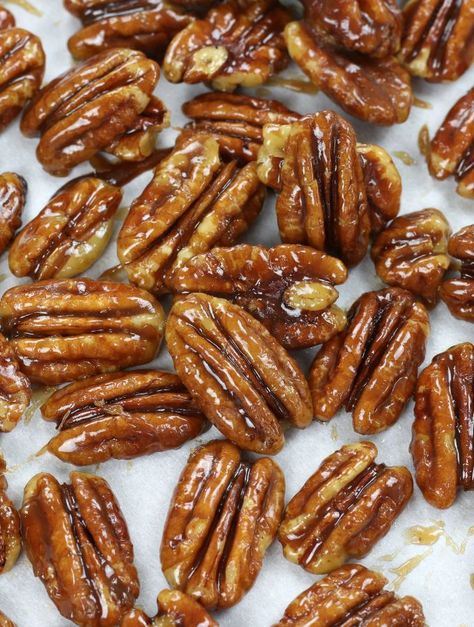 Maple Glazed Pecans recipe uses only 4 ingredients and comes together in under 10 minutes. These nuts are delicious as a snack, on a charcuterie board, on salads, etc. A simple and healthy homemade treat that feels very decadent. #MapleGlazedPecansRecipe #MapleGlazedPecansHealthy #GlazedPecansRecipe #CandiedPecansEasy #EasyHomemadeCandiedPecans #CaramelizedPecans Cake Cookies Christmas, Sweet And Spicy Pecans, Candied Pecans Easy, Spicy Pecans, Glazed Pecans, Butter Pecan Cookies, Veggie Dinner, Roasted Pecans, Pecan Recipes