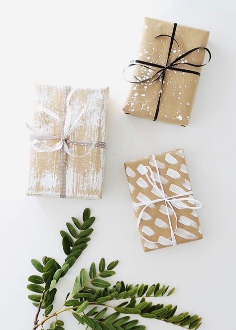 four DIY gift wrap ideas – almost makes perfect Kraft Paper Wrapping Ideas, Kraft Paper Christmas Wrapping, Paper Wrapping Ideas, Diy Holiday Gift Wrapping, Cute Gift Wrapping Ideas, Christmas Wrapping Diy, Sustainable Gift Wrap, Reusable Gift Wrap, Eco Friendly Gift Wrapping