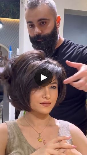 287K views · 2.1K reactions | Tunsoarea Bob cu Volum: O Alegere Stilată💇‍♀️✨
via tunsorilamoda.com
Tunsoarea bob cu volum este o opțiune contemporană și plină de viață, perfectă pentru cele care doresc un look care să îmbine eleganța cu un twist modern. Iată mai multe detalii despre această tunsoare trendy:

1. Forma Bob-ului:

Bob-ul, în esență, este o tunsoare care se caracterizează prin părul tăiat scurt, în general până la nivelul bărbiei sau al maxilarului. Adăugarea volumului conferă o dimensiune suplimentară și un aspect plin de dinamism.

2. Straturi și Scări pentru Volum:

Pentru a obține volumul dorit, stilistul adaugă straturi și scări în tunsoare. Aceste elemente permit părului să arate mai plin, să capete textură și să își păstreze forma într-un mod natural.
#tunsori #tunsori Hair Color 2024, Grey Hair Roots, Gray Roots, Country Female Singers, Hair Colors To Try, Short Spiked Hair, Haircuts For Older Women, Really Short Hair, Spiked Hair