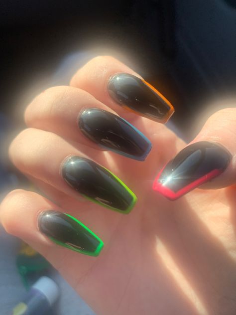 Black Nails Coloured Tips, Black And Neon French Tip Nails, Nails Black Neon, Black And Neon Nails Acrylic, Black Nails Neon Tips, Black Nails With Neon Tips, Black Nails With Bright Colors, Black Neon Nail Designs, Black With Neon Nails