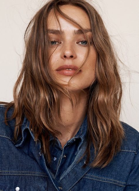 Mango Denim Fall 2019 Lookbook | Fashion Gone Rogue Denim Photography, Fall Fashion Denim, Birgit Kos, Denim Photoshoot, Denim Editorial, Mango Clothing, Celebrity Faces, Mango Fashion, Fall Denim