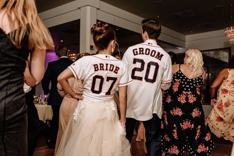 Bride And Groom Baseball Jersey, Basketball Themed Wedding, Basketball Wedding Ideas, Mascarade Wedding, Steelers Wedding, Baseball Themed Wedding, Football Wedding Theme, Basketball Wedding, Engagement Party Themes