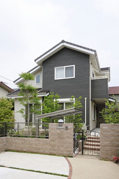 Aestethic House Exterior, Small Japanese House Exterior, Korean Home Exterior, Korean House Layout, House Korean Style, Japan House Exterior, Modern Korean House, Korean House Exterior, Modern Japanese House Exterior