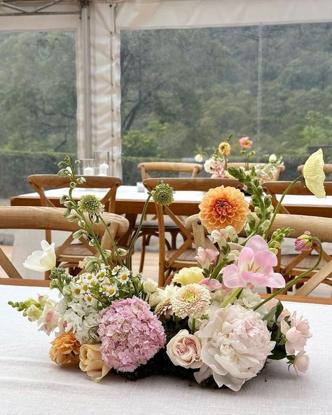 Maddie Jayde- Brisbane Florist | Table meadows on long tables are a match made in heaven 🎀✨💗🏹 • • • • #brisbaneflorist #thisisbrisbane #flower #brisbaneflowersdelivered #f… | Instagram Florist Table, Sunday Wedding, Long Tables, Beautiful Sunday, Flowers Delivered, A Match Made In Heaven, Match Made In Heaven, Long Table, Table Flowers