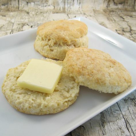 Fluffy Sour Cream Biscuits Leftover Sour Cream, Sour Cream Biscuits, Best Biscuit Recipe, Southern Biscuits, Yummy Biscuits, Sweet Potato Biscuits, Fluffy Biscuits, Savoury Biscuits, Cream Biscuits