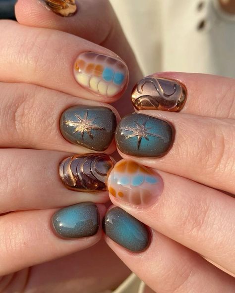 Short Nails Different Designs, Cute Designs On Short Nails, Short Nail With Design, Blue Cool Nails, Earthy Nails Designs Short, Cool Short Nail Ideas, Earthy Nails Short, Earthy Short Nails, Whimsical Nails Short