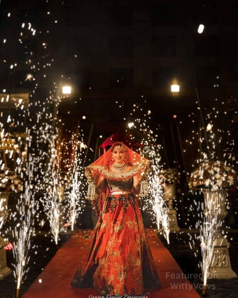 WittyVows on Instagram: “😍😍 loving the idea of a bridal entry like this with fireworks under the moon with that ghoonghat and gorgeous single kaleera *swoon*  ps -…” Bridal Entry, Bride Entry, Bridal Photography Poses, Indian Wedding Photography Poses, Bridal Poses, Wedding Entrance, Bridal Photoshoot, Indian Wedding Decorations, Indian Wedding Photography