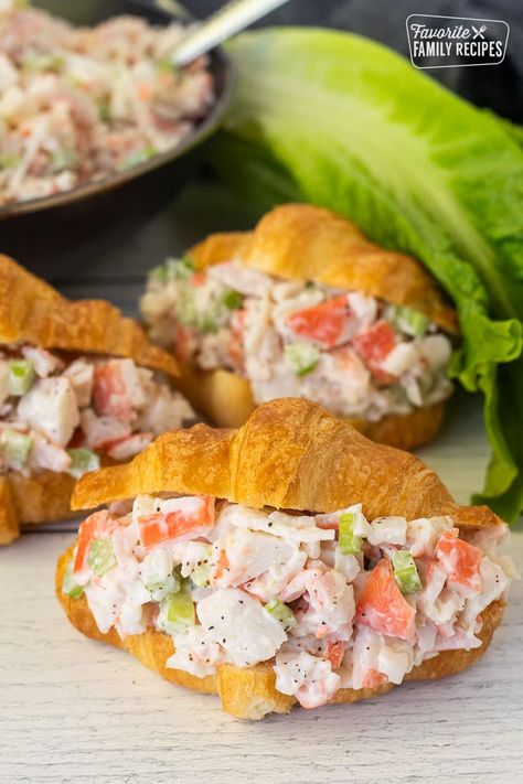 Beach Sandwiches Summer, Crab Grilled Cheese Sandwiches, Crab Sandwich Recipe, Crab Salad Sandwich, Lunch At The Beach, Crab Cake Sandwich, Crab Sandwich, Crab Salad Recipe, Sandwich Container