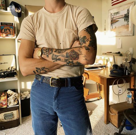 Tattooed Men Style, Men’s Traditional Tattoo Sleeve, 70s Aesthetic Tattoo, Traditional Sleeve Tattoo Men, Americana Mens Style, New Americana Aesthetic, American Traditional Sleeve Men, Tattooed Men Aesthetic, Traditional Mens Tattoo