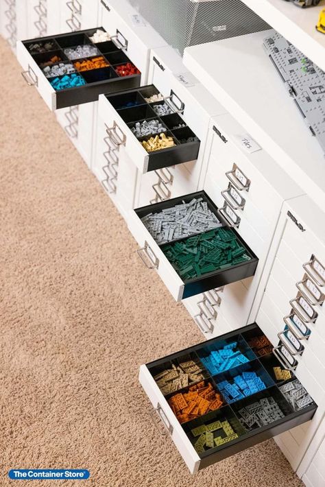 David Hall (Solid Brix Studios) used Bisley 10-Drawer Cabinets to help create the ultimate LEGO brick storage system! Lego Storage Cabinet, Large Lego Storage Ideas, Lego Organizing, Bisley Cabinet, Lego Display Cabinet Ideas, Lego Shop Ideas, Lego Sorting And Storage, Container Storage Ideas, Lego Closet