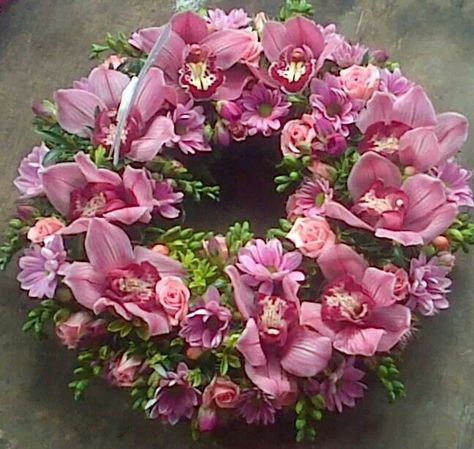 orchid wreath Orchid Wreath, Orchid Ring, Orchid Flower Arrangements, Cymbidium Orchid, Cymbidium Orchids, Orchid Flower, How To Make Wreaths, Bouquets, Orchids