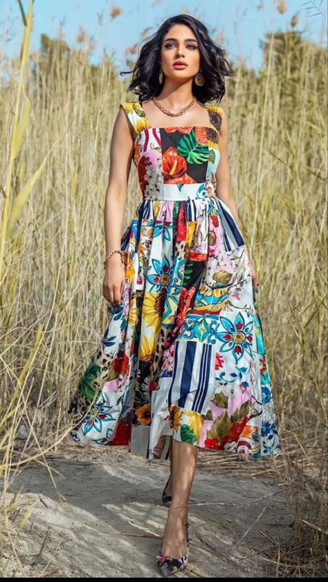 Summer Dress Ideas, Bright Dresses, Gorgeous Summer Dresses, Summer Elegance, Cato Fashion, Play Button, Flare Sleeves, Classy Dress Outfits, Western Dresses