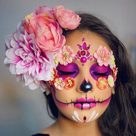 Temporary Face Tattoo, Mexican Halloween Costume, Halloween Makeup Diy Tutorial, Halloween Eyeshadow, Sugar Skull Face Paint, Muertos Makeup, Makeup Ideas Natural, Skull Face Paint, Dead Makeup