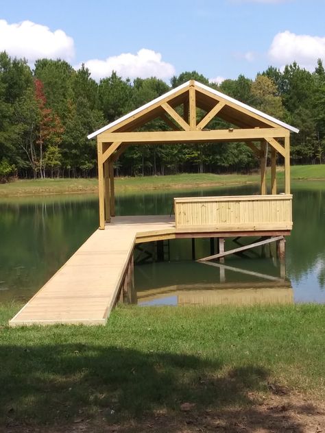 Small Lake Dock Ideas, Lake House Docks Ideas, Lake Pier Ideas Decks, Pond Pier Ideas, Small Pond Dock Ideas, Fishing Dock Ideas, Pond Decks, Covered Boat Dock Ideas Lakeside, Pond Dock Ideas