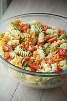 Salad Appetizer Cups, Tomato Pasta Salad, Classic Pasta Salad, Cold Pasta Salad Recipes, Pasta Salad Dressing, Pasta Italiana, Pasta Carbonara, Rotini Pasta, Salad Pasta