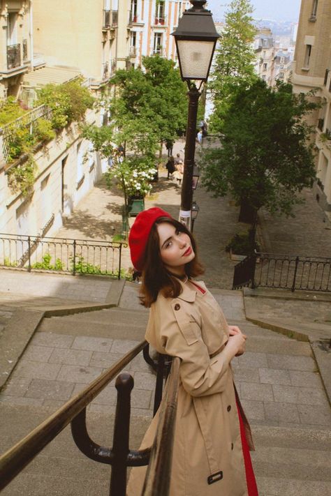 Beret Hat Outfit Aesthetic, Red Beret Outfit Aesthetic, Outfit With Beret Hat, Baret Hat Outfit, Berrets Outfits, French Hat Outfit, Red Beret Outfit, Outfit With Beret, Beret Hat Outfit