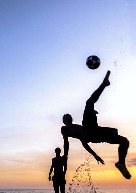 people playing beach football with fun. here one player trying to score goal by bicycle shot.
#footballfans #footballsunday #footballislife #footballedits #footballlove #footballfreestyle #footballcleats #footballcoach Nike Soccer Ball, Beach Football, Soccer Images, Time Lapse Photo, Beach Soccer, Football Drawing, Bicycle Kick, Football Photography, Soccer Stadium