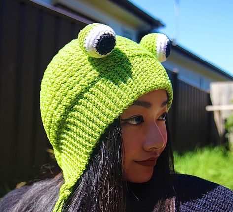 #crochethat #froghat Crochet Animal Hats, Prop Photography, Frog Hat, Crochet Baby Bonnet, Kids Crochet Pattern, Hat Crochet Pattern, Crochet Frog, Bonnet Crochet, Vintage Crochet Pattern