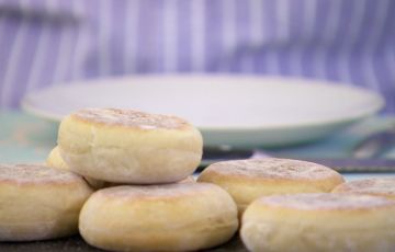 English Muffins English Muffins Recipe, Gbbo Recipes, British Baking Show Recipes, The Great British Baking Show, British Bake Off Recipes, Great British Baking Show, British Baking Show, Foodie Lover, Bake Off Recipes