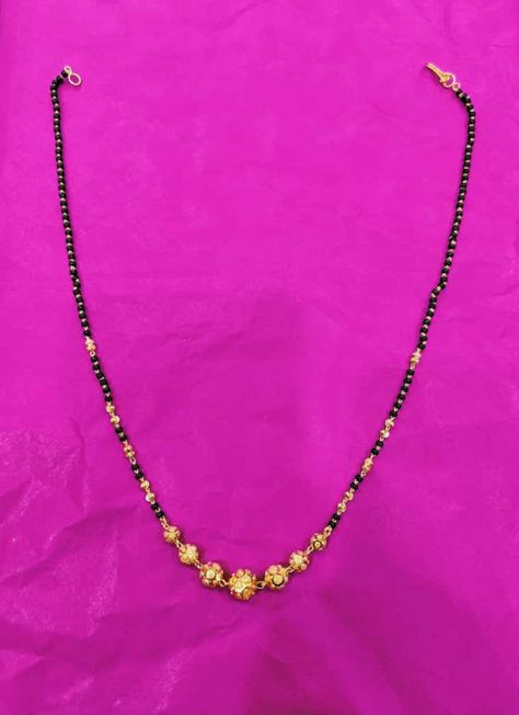 Short Black Beads Chains, Short Length Nallapusalu, Black Beads Chains Gold Short, Nalla Pusala Chains Short, Short Karimani Chain Designs, Black Beads Mangalsutra Design Simple Short, Nallapusala Chain Design, Nallapusalu Designs Gold Short With Weight, Blackbeads Short Models