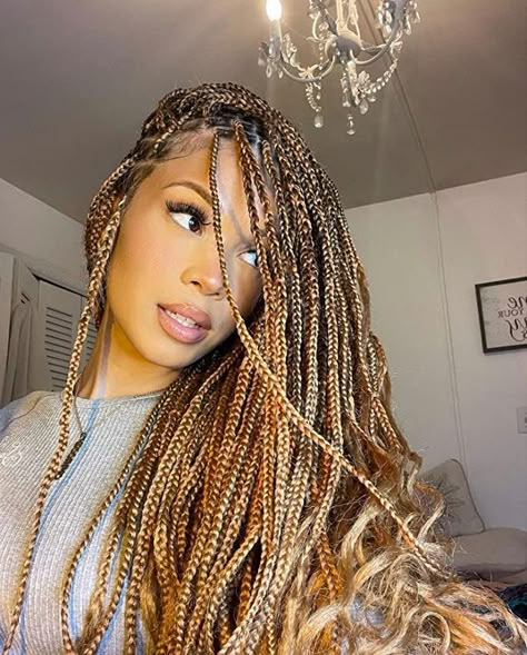 Blonde Ombré Box Braids, Ombré Goddess Braids, Blond Brown Braids, Blonde And Brown Braids For Black Women, Braids Blonde And Brown, Honey Brown Knotless Box Braids, Ombre Blonde Braids, Blond And Brown Braids, Blonde Ombre Braids