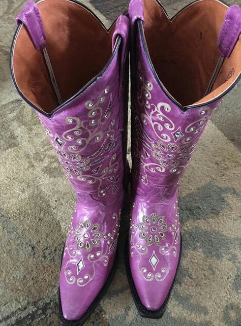 Purple Cowgirl Boots, Speak Now Aesthetic, Purple Cowgirl, Purple Cowboy Boots, Now Aesthetic, Cowboy Boots Vintage, Barbie Aesthetic, Hot Boots, Boots Vintage