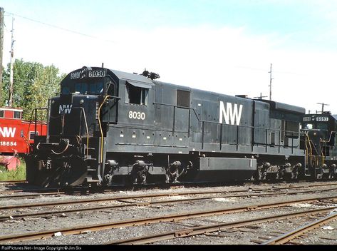 Photo: 8030 Norfolk & Western GE C30-7 at Norwalk, Ohio by Jim Six. RailPictures.Net Norwalk Ohio, Train Pics, Florida East Coast, Railroad Art, Railroad Companies, Milwaukee Road, Southern Railways, Norfolk Southern, Pennsylvania Railroad